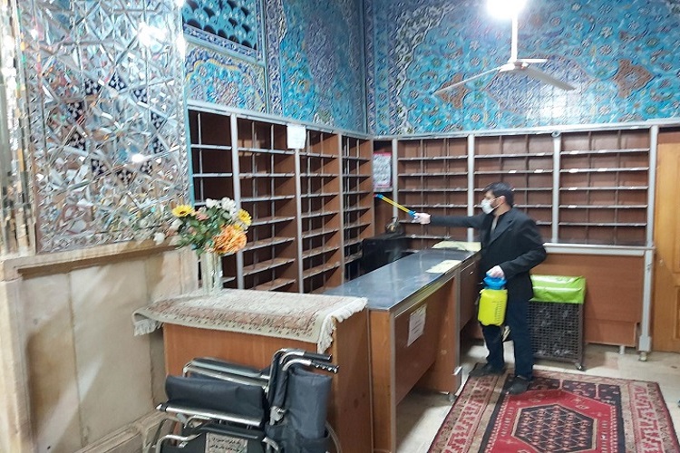 ضدعفونی و گندزدایی آستان امام‌زاده حسین (ع) قزوین
