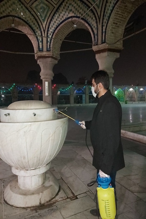 ضدعفونی و گندزدایی آستان امام‌زاده حسین (ع) قزوین