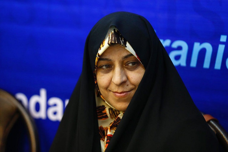 نوشتن خاطرات &laquo;من و آئینه&raquo; زمینه&zwnj;ای برای نوشتن کتاب &laquo;بعد از خدا تو سزاوار ستایشی&raquo; شد