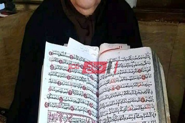 کتابت قرآن توسط بانوی 77 ساله مصری
