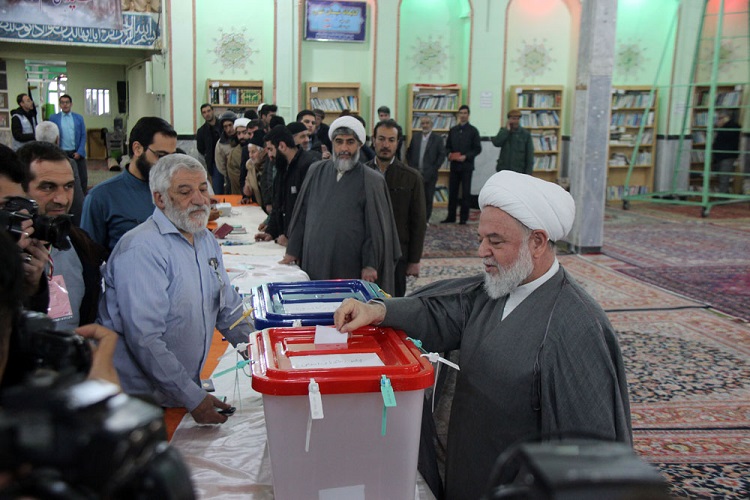 ملت ایران سنگرهای کلیدی جهان را فتح می کنند