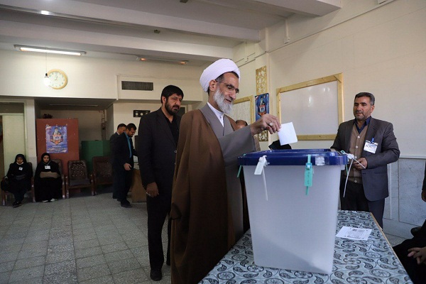 حضور مسئولان چهارمحال و بختیاری در انتخابات ۹۸