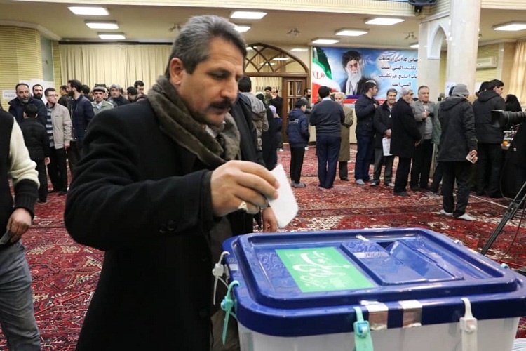 نمایندگان منافع ملی را در نظر بگیرند