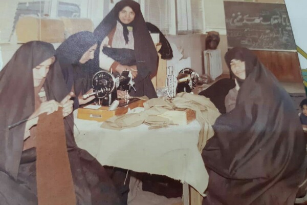 بانوان جهادگر؛ از فعالیت در کارگاه‌های همگام با جبهه تا خدمت به سنگر سلامت