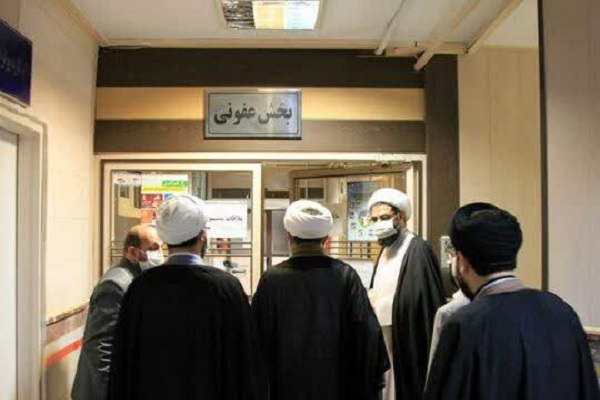 تقدیر نماینده ولی&zwnj;فقیه در همدان از تلاش کادر پزشکی بخش بیماران کرونایی