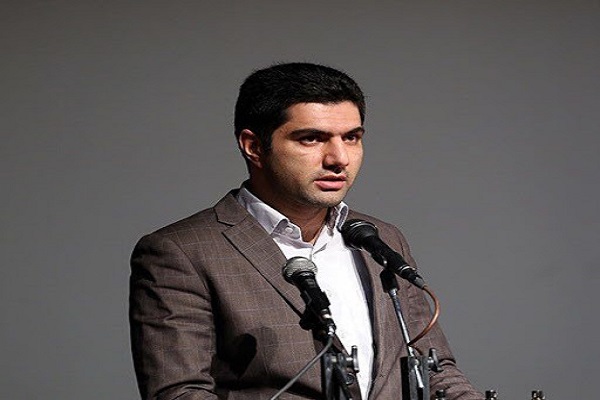 توزیع بیش از 9 هزار ماسک و دستکش دربین پاکبانان همدان