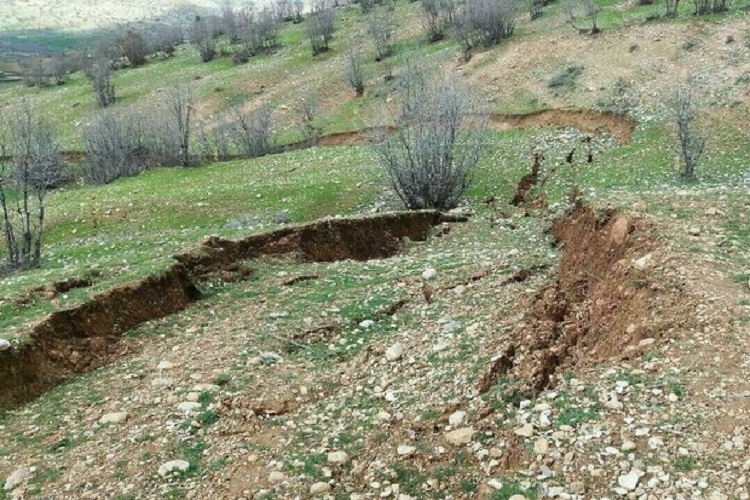رانش زمین در ۳۰ روستای لرستان