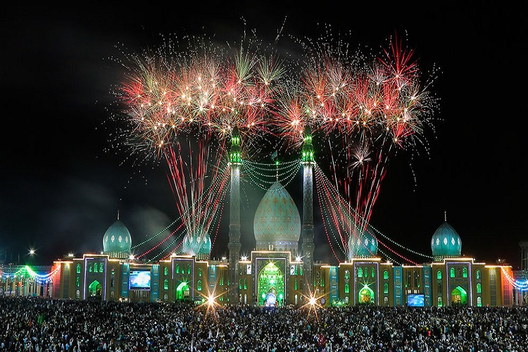 قم غرق در شادی و سرور میلاد منجی عالم(عج)