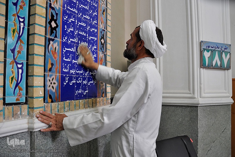آیین شایسته تکریم مساجد/ عطر رمضان در خانه خدا پیچید