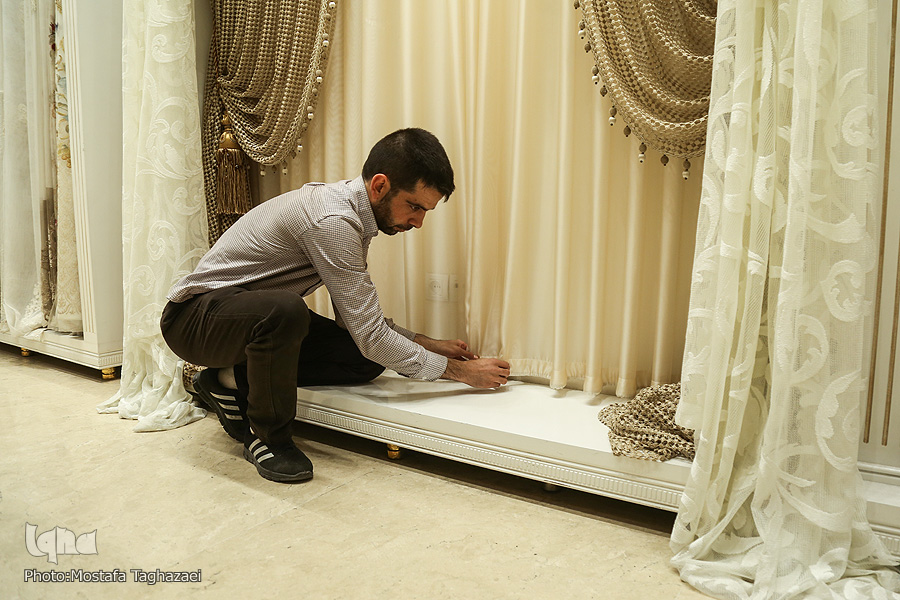 عکس ندارد///کارگری که آغاز و پایان کارش با تلاوت قرآن همراه است/ سهل شدن مشقت کار با زمزمه آیات الهی