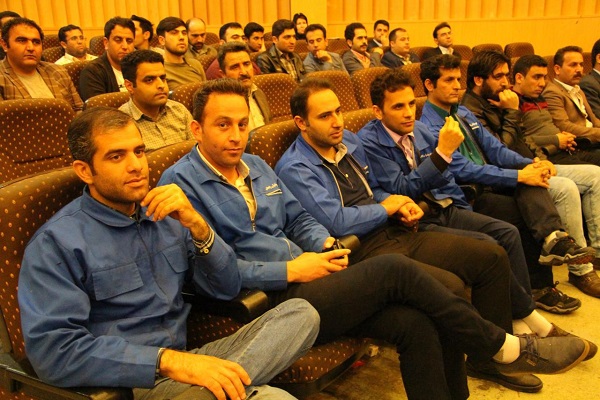 همایش تجلیل از کارگران نمونه استان قم برگزار شد