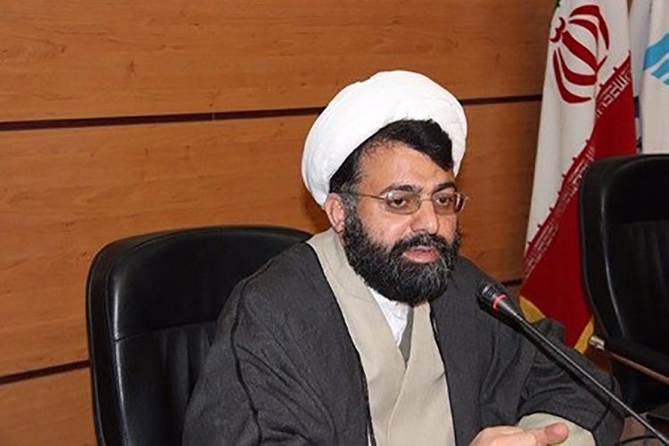 استاد تراز قرآن حقایق زندگی را به دانشجویان آموزش دهد