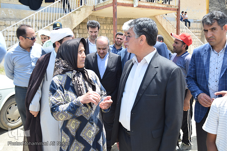 بازدید وزیر ورزش و جوانان از مناطق سیل&zwnj;زده پلدختر