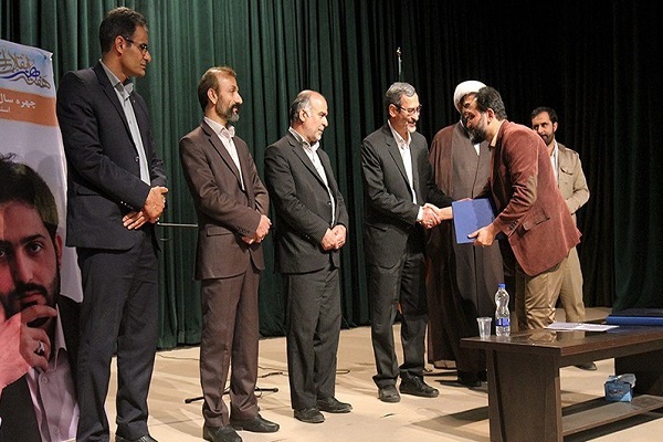 چهره&zwnj; هنر سال همدان تجلیل شد