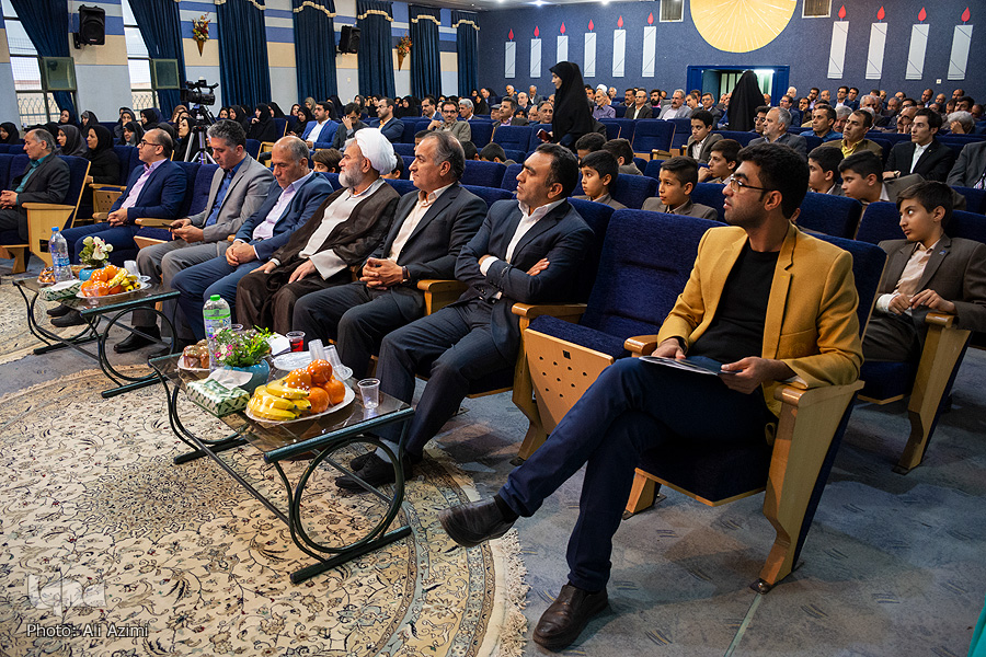 مراسم گرامیداشت هفته آموزش و مقام استاد