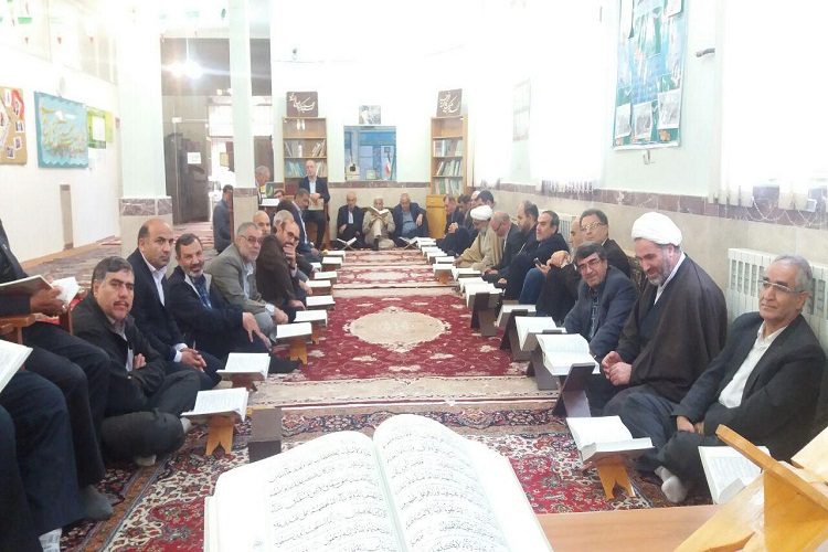 جلسه تفسیر قرآن در آذربایجانشرقی برگزار شد جلسه تفسیر قرآن در آذربایجانشرقی برگزار شد