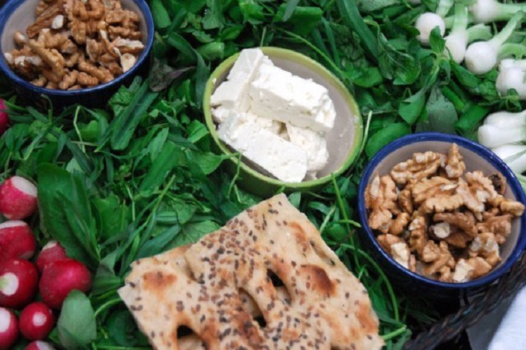 روزه داران از کم خوری و پر خوری در ماه رمضان پرهیز کنند روزه داران از کم خوری و پر خوری در ماه رمضان پرهیز کنند
