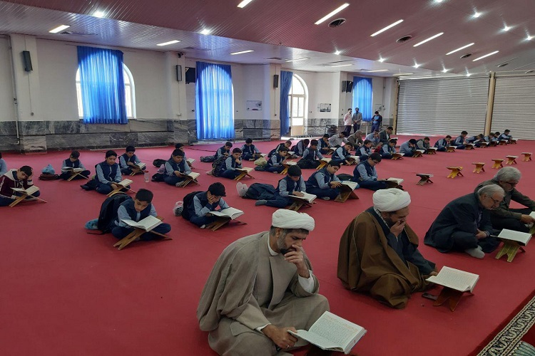 برگزاری محفل جزءخوانی قرآن کریم در نهاوند