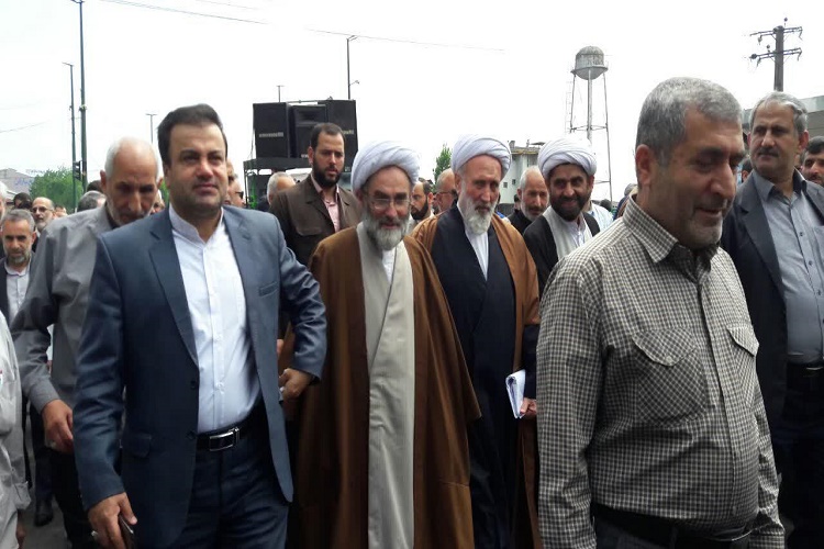 راهپیمایی ضد آمریکایی مردم شهر رشت پس از اقامه نماز جمعه راهپیمایی ضد آمریکایی مردم شهر رشت پس از اقامه نماز جمعه
