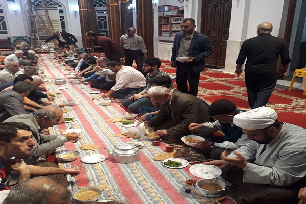 افطاری ساده در جوار امامزادگان مازندران