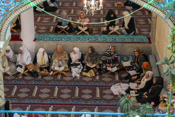 برگزاری محفل جزء&zwnj;خوانی قرآن در مسجد جامع سنندج