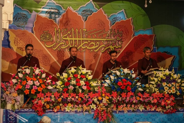 برگزاری محفل جزء&zwnj;خوانی قرآن در مسجد جامع سنندج