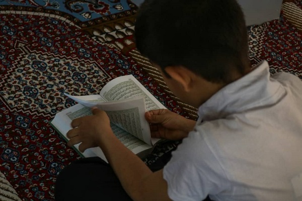 برگزاری محفل جزء&zwnj;خوانی قرآن در مسجد جامع سنندج