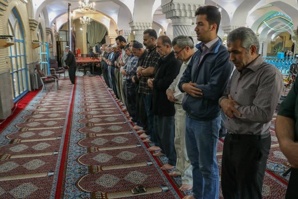 برگزاری محفل جزء&zwnj;خوانی قرآن در مسجد جامع سنندج