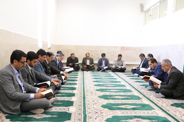 &laquo;طرح تلاوت قرآن کریم به یاد شهدا&raquo; در چهارمحال و بختیاری
