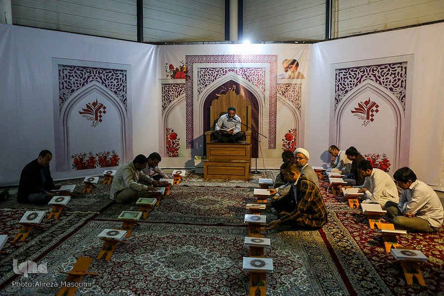 نبض کند چهاردهمین نمایشگاه بین&zwnj;المللی قرآن مشهد در اولین شب
