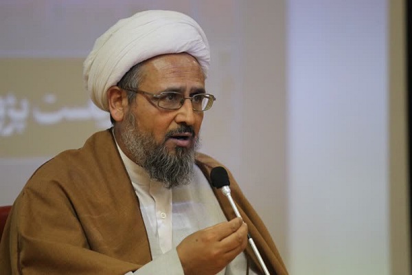 حوزویان و دانشگاهیان اندیشه انقلاب را جدی نگرفتند