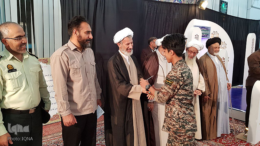 برگزاری جلسه تفسیر سوره احزاب در خرم&lrm;آباد + عکس