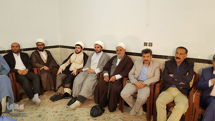 برگزاری جلسه تفسیر سوره احزاب در خرم&lrm;آباد + عکس