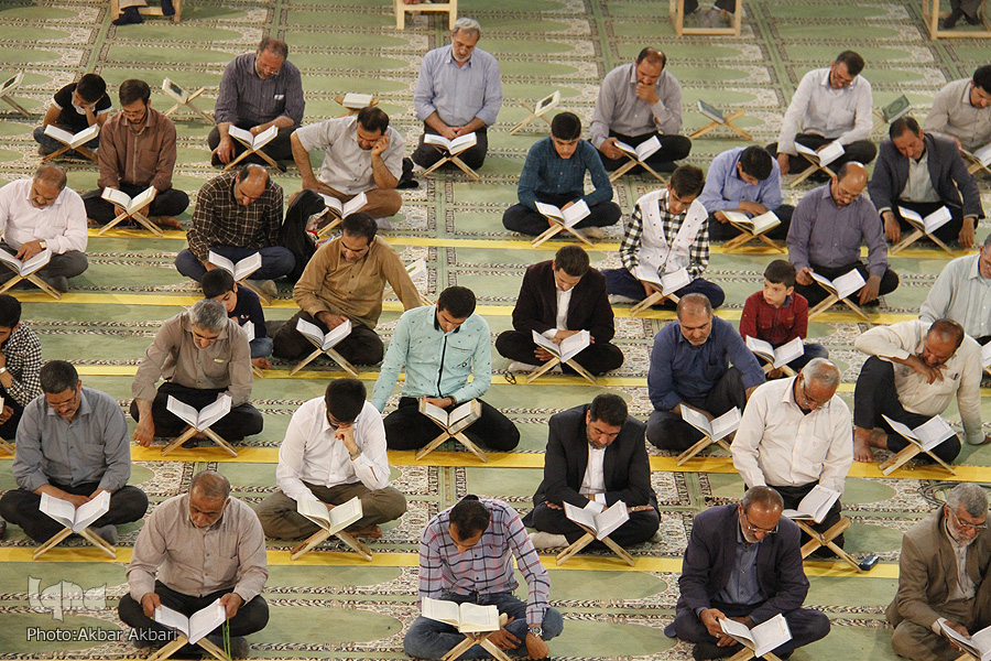 برپایی محفل جزءخوانی قرآن کریم در آستانه سبزقبا برپایی محفل جزءخوانی قرآن کریم در آستانه سبزقبا