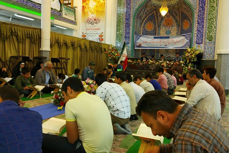 تصاویری از محافل جزء خوانی قرآن در زاهدان