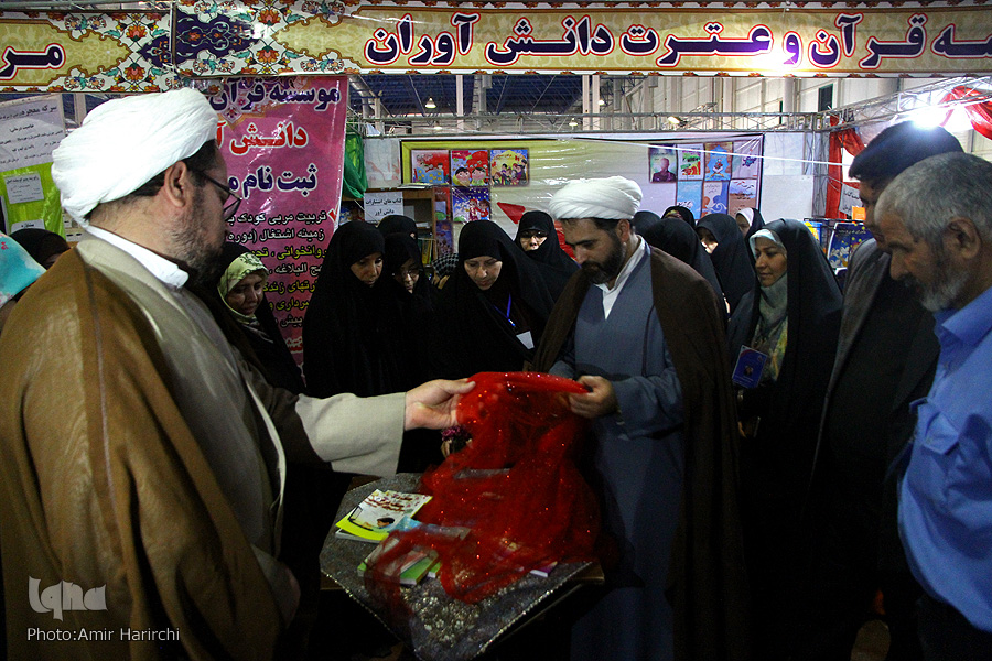 رونمایی از 6 کتاب با موضوعات تربیتی و قرآنی