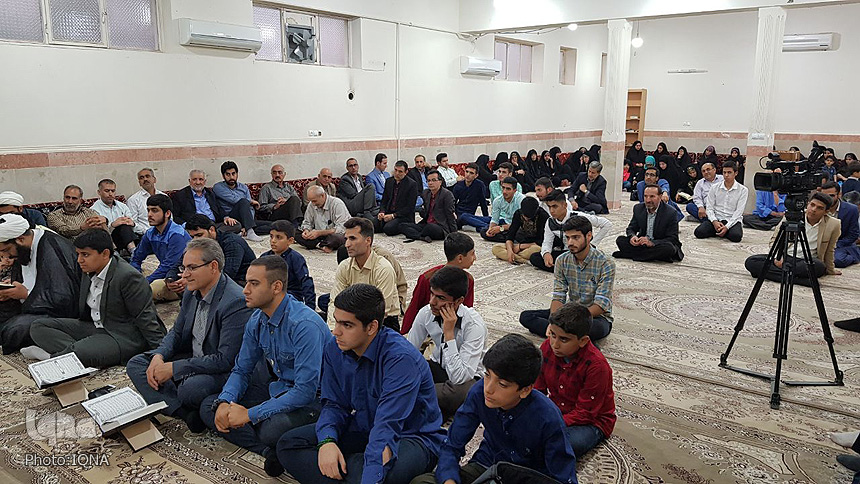محفل انس با قرآن یادبود شهدای قرآنی لرستان برگزار شد