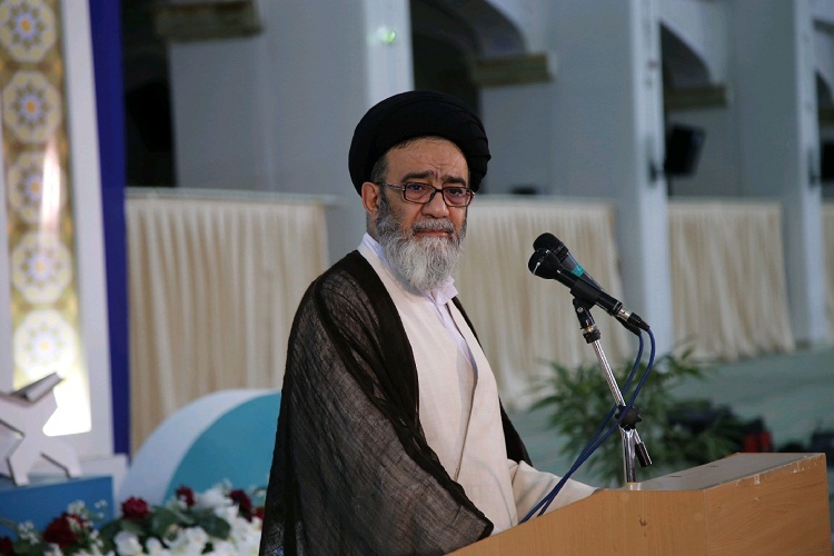 مسئولان عناصر خائن را شناسایی و حذف کنند مسئولان عناصر خائن را شناسایی و حذف کنند