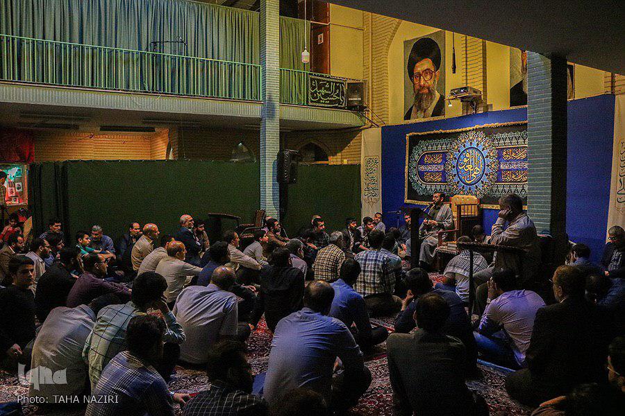 برگزاری مراسم مناجات‌خوانی ماه رمضان در مسجد قدس اراک