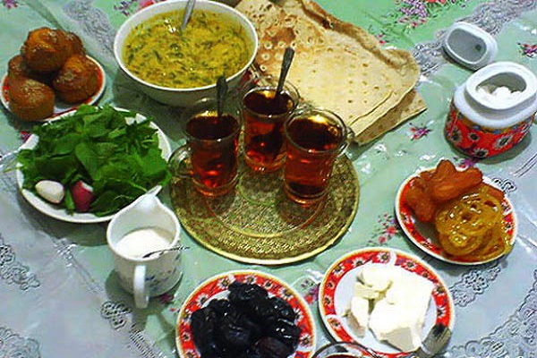 افراد روزه خود را با &zwnj;نوشیدنی گرم باز کنند