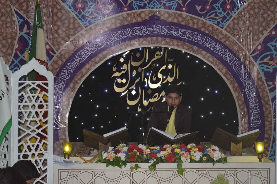محفل انس با قرآن در امامزادگان حلیمه و حکیمه خاتون(س) شهرکرد