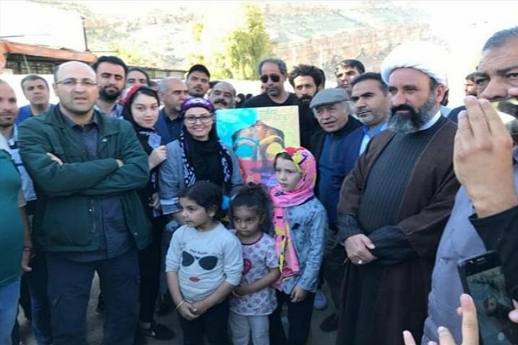 رونمایی از پوستر هفته تئاتر در جمع سیل&zwnj;زدگان پلدختر