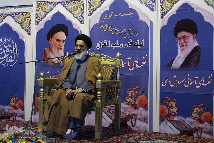 محفلی قرآنی برای تجلیل جهادگران عرصه تلاوت قرآن