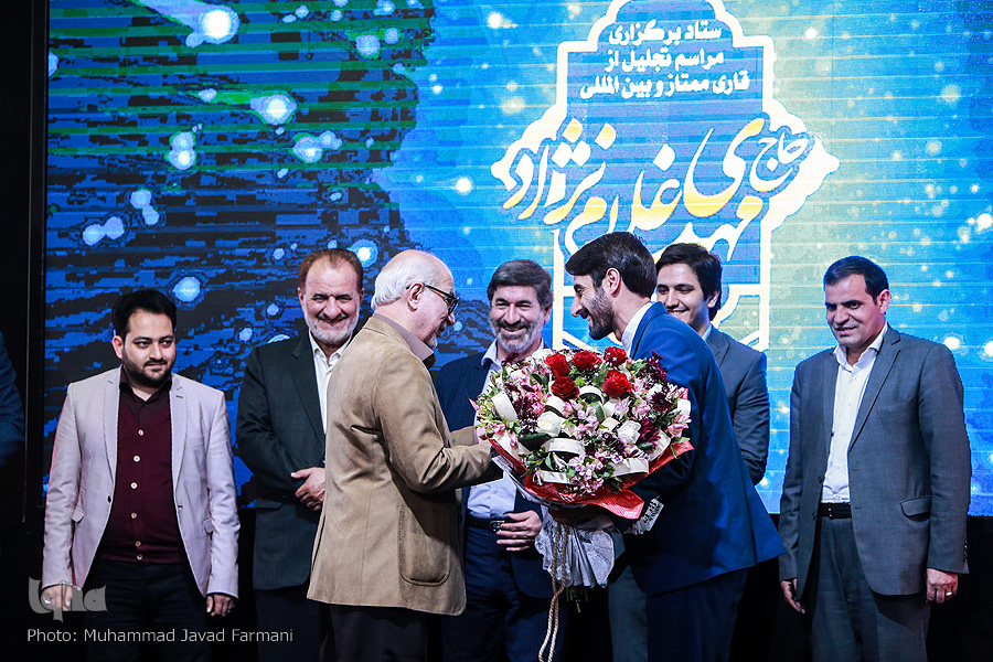 سنگ تمام اهالی شهریار برای قهرمان قرآنی