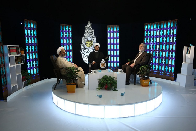 واضحی: مداحان به سمت مرثیه&zwnj;خوانی عالمانه سوق داده شوند/ رجبی دوانی: مداحان از هر منبع تاریخی استفاده نکنند