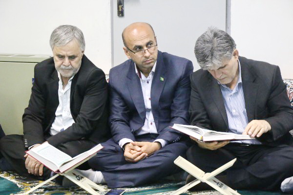 گزارش تصویری محفل انس با قرآن در شرکت گاز مازندران