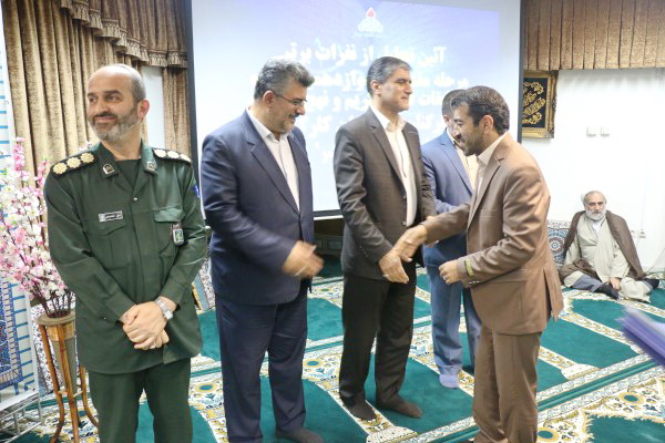 گزارش تصویری محفل انس با قرآن در شرکت گاز مازندران