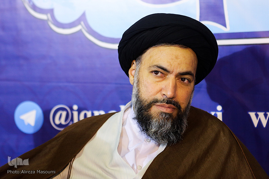 قرآن و عترت مرهم جراحات جوانان در فضای مجازی