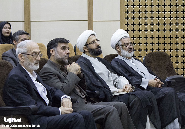 برگزاری محفل انس با قرآن دانشگاهیان در همدان