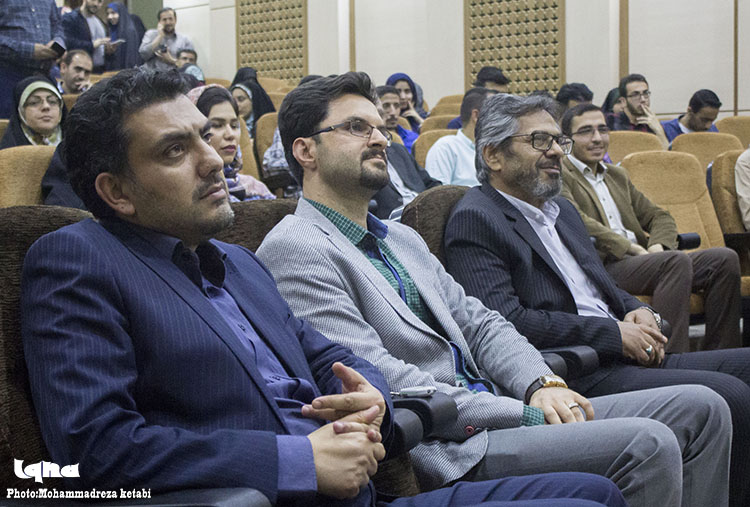 برگزاری محفل انس با قرآن دانشگاهیان در تالار قرآن همدان